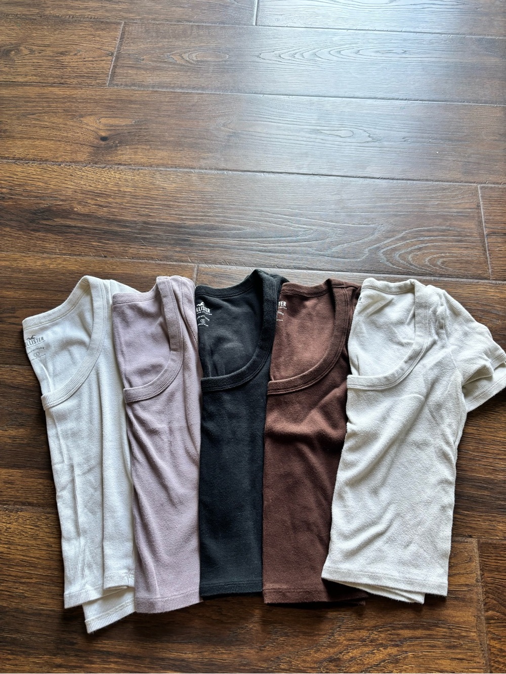 Hollister Ribbed Scoop Neck Tee - Mauve and Cream